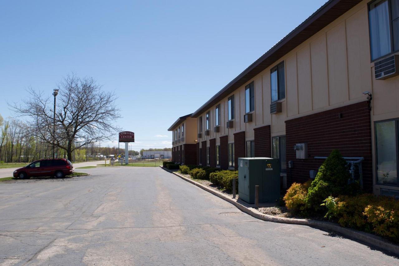 Amerivu Inn And Suites Shawano Wi Ngoại thất bức ảnh