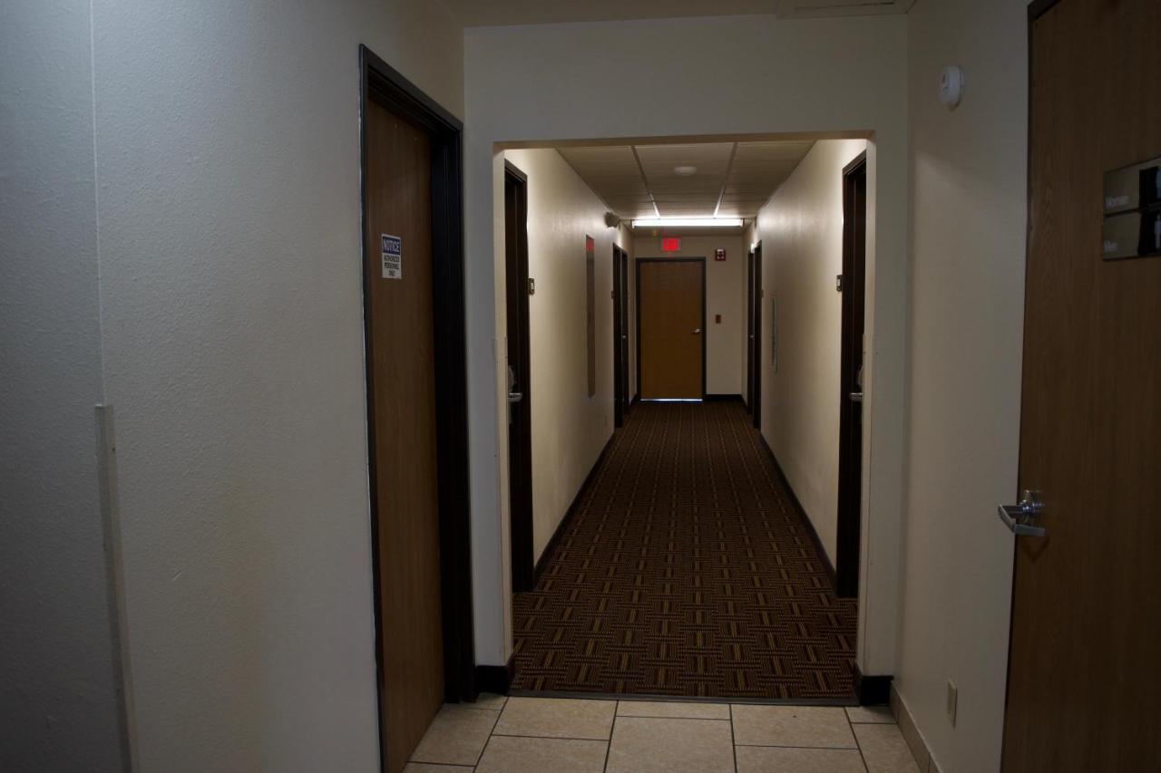 Amerivu Inn And Suites Shawano Wi Ngoại thất bức ảnh