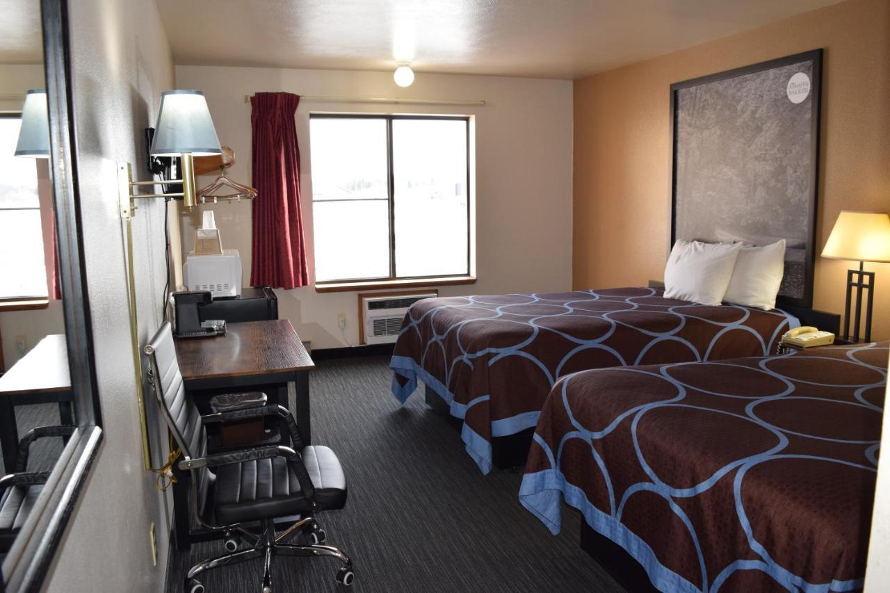 Amerivu Inn And Suites Shawano Wi Ngoại thất bức ảnh