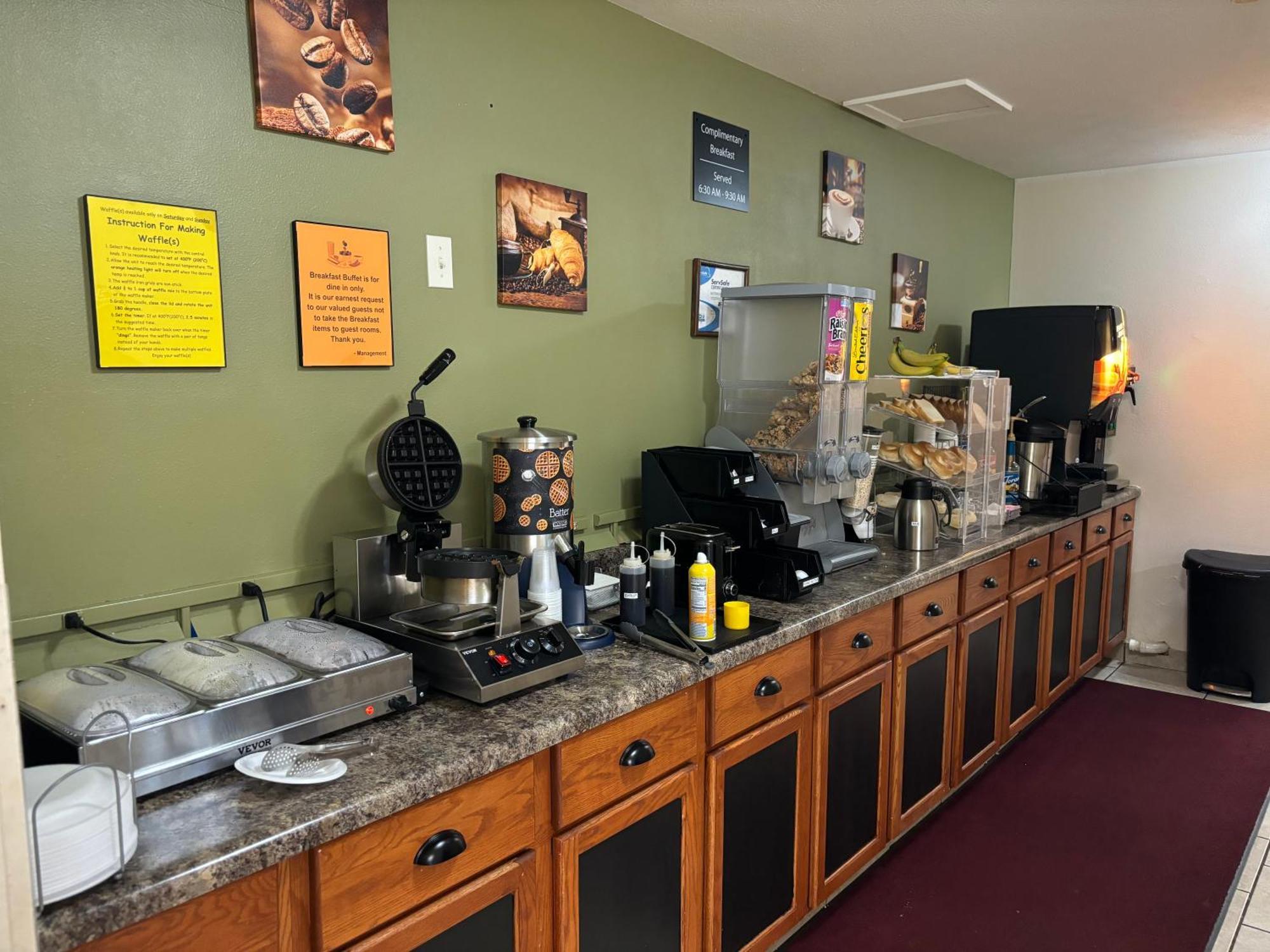 Amerivu Inn And Suites Shawano Wi Ngoại thất bức ảnh