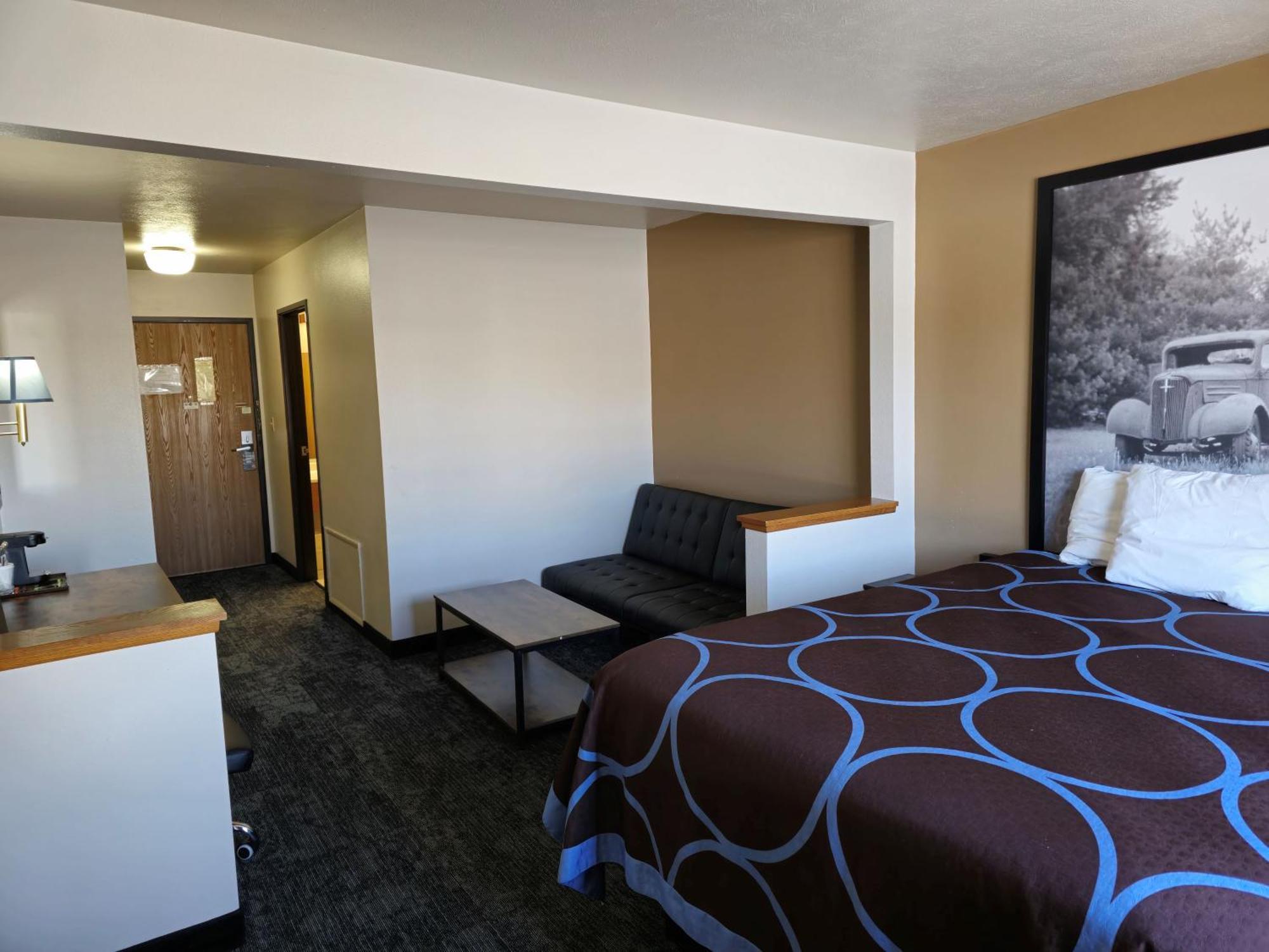 Amerivu Inn And Suites Shawano Wi Ngoại thất bức ảnh